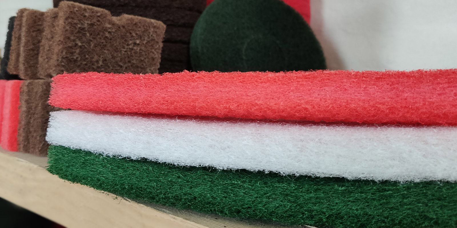 Scrubbing pad